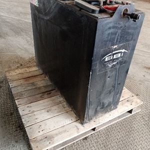 带壳铅酸电池 Sealed lead acid battery