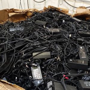 交流电源适配器(带线) AC adapter w/wire mixed