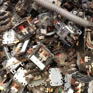 继电器 Relays