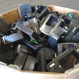 UPS带电池 UPS w battery