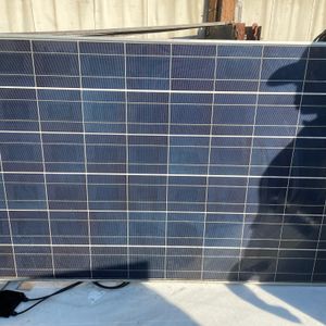 太阳能板 Solar panels