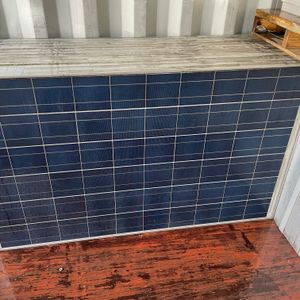 太阳能板 Solar panels