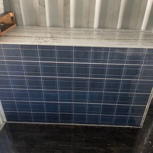 太阳能板 Solar panels