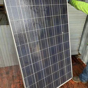 太阳能板 Solar panels
