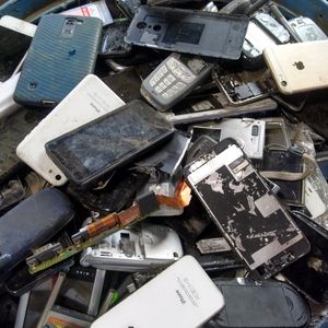 手机 Cell-phone