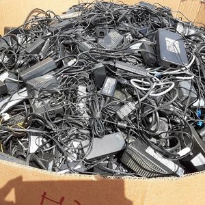 交流电源适配器(带线) AC adapter w/wire mixed