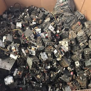 继电器 Relays
