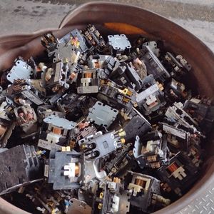 继电器 Relays
