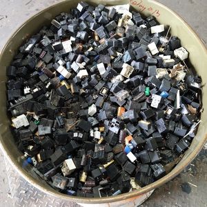 继电器 Relays