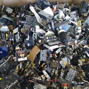 继电器 Relays