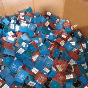 继电器 Relays