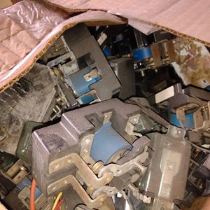 继电器 Relays