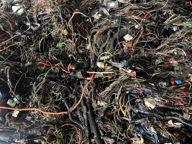 Harness wire